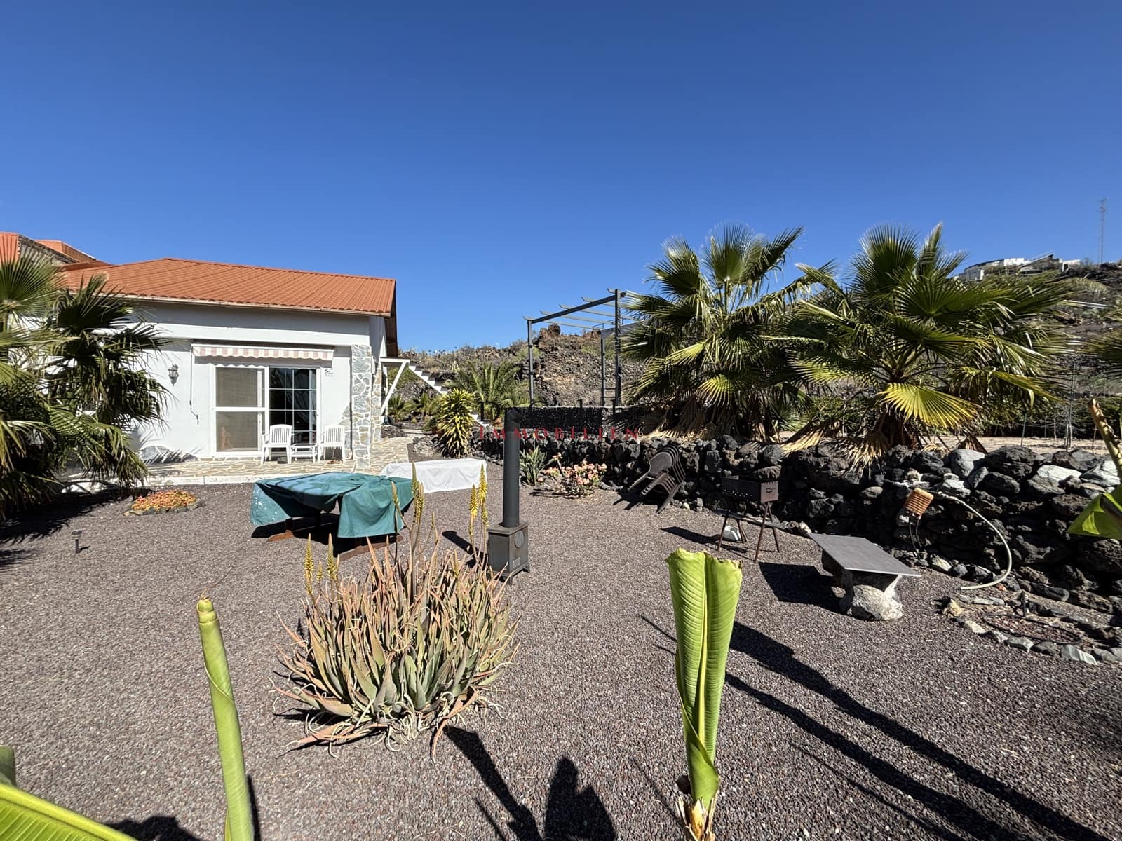 3 makuuhuone Omakotitalo myytävänä paikassa Guia de Isora mukana 
autotalli - 650 000 € (Ref: 9450582)