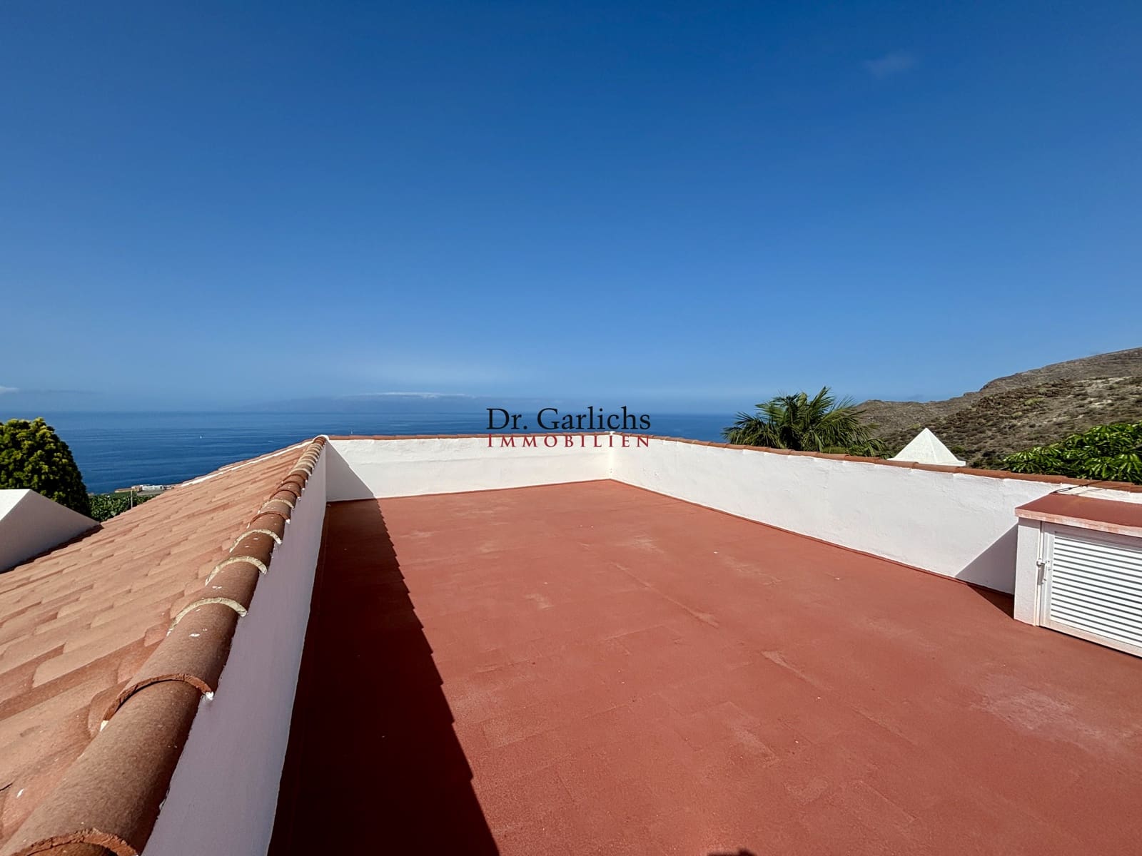 4 quarto Casa em Banda para venda em Guia de Isora com piscina garagem - 2 650 000 € (Ref: 9451560)