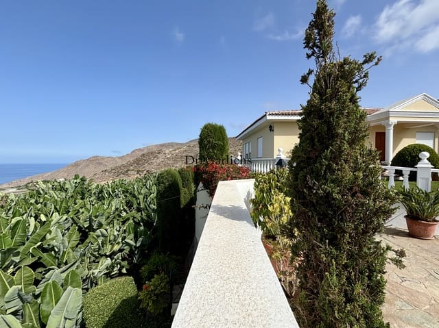 4 bedroom Townhouse for sale in Guía de Isora with pool garage - € 2,650,000 (Ref: 9451560)
