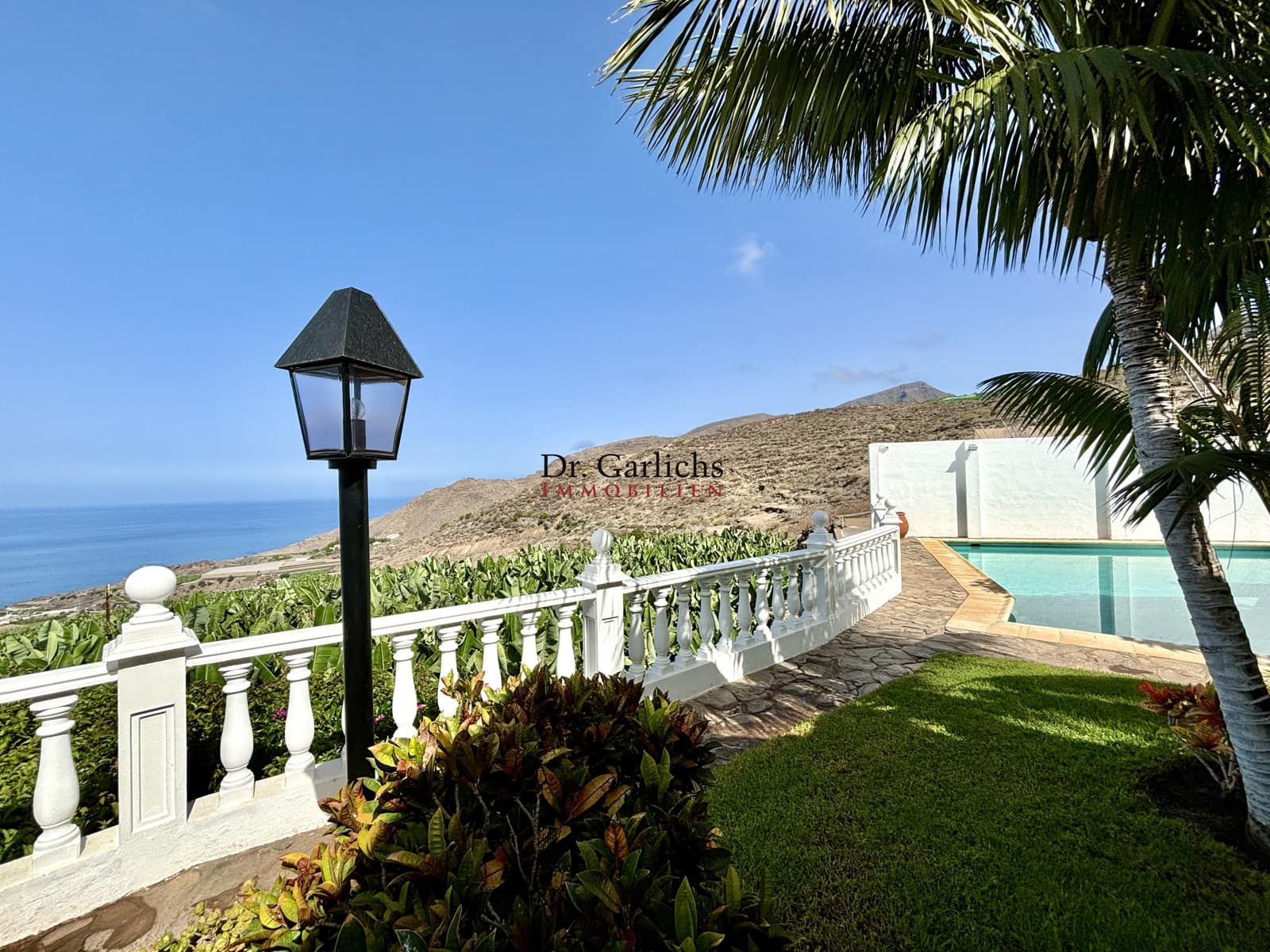 4 quarto Casa em Banda para venda em Guia de Isora com piscina garagem - 2 650 000 € (Ref: 9451560)