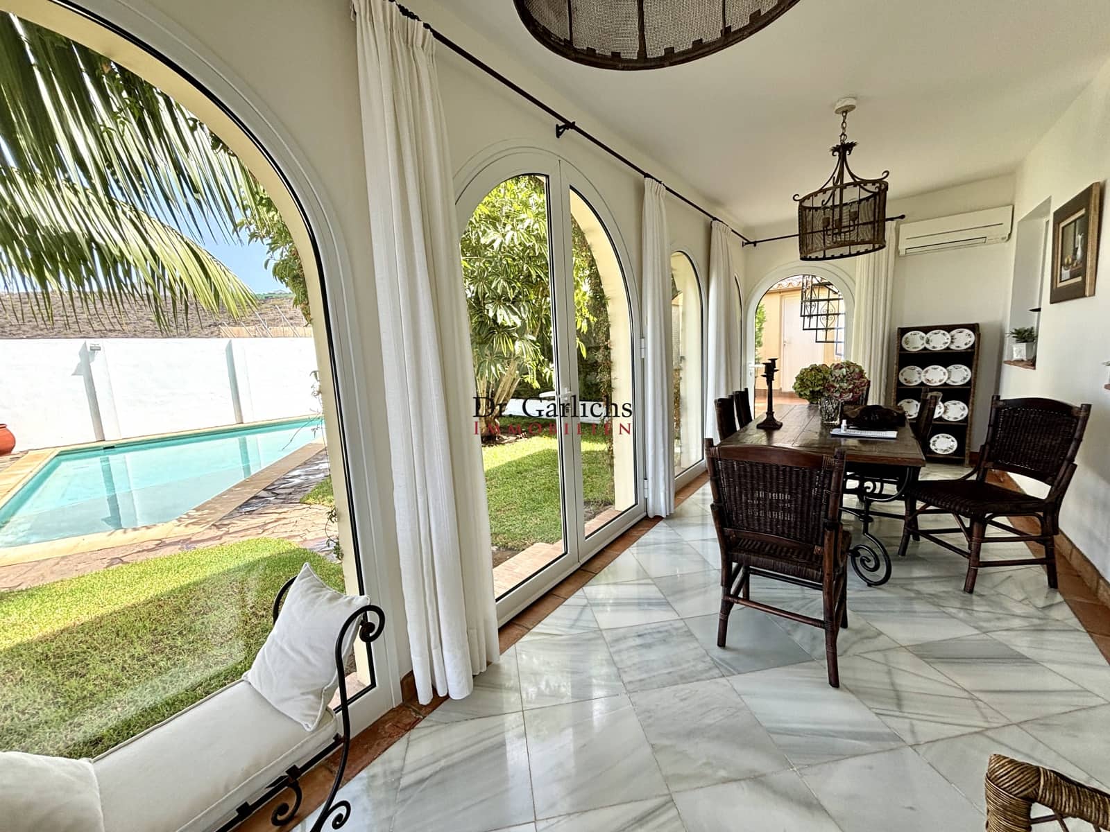 4 quarto Casa em Banda para venda em Guia de Isora com piscina garagem - 2 650 000 € (Ref: 9451560)