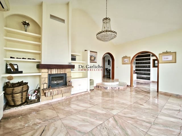 5 soveværelse Byhus til salg i Santa Cruz de Tenerife med swimmingpool garage - € 850.000 (Ref: 9452195)