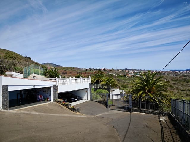 5 soveværelse Byhus til salg i Santa Cruz de Tenerife med swimmingpool garage - € 850.000 (Ref: 9452195)