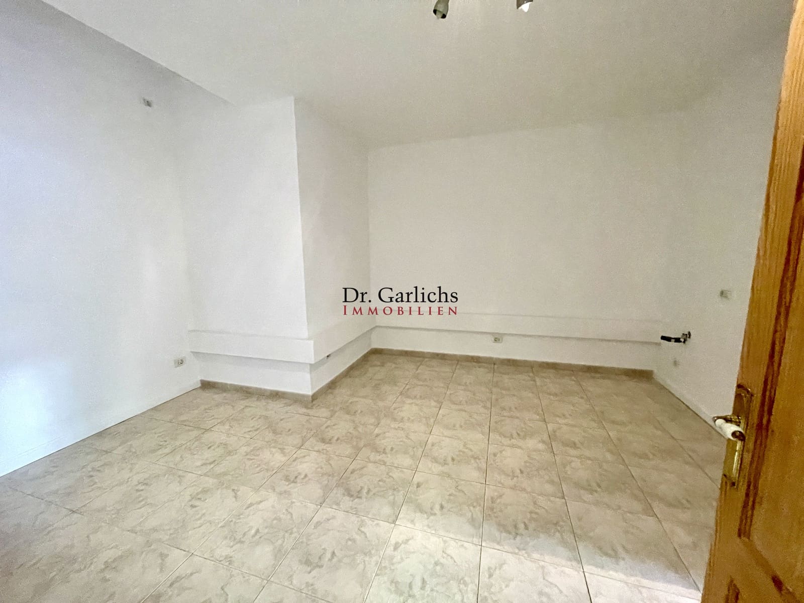 Butikk til salgs i Puerto de la Cruz - € 165 000 (Ref: 9452280)