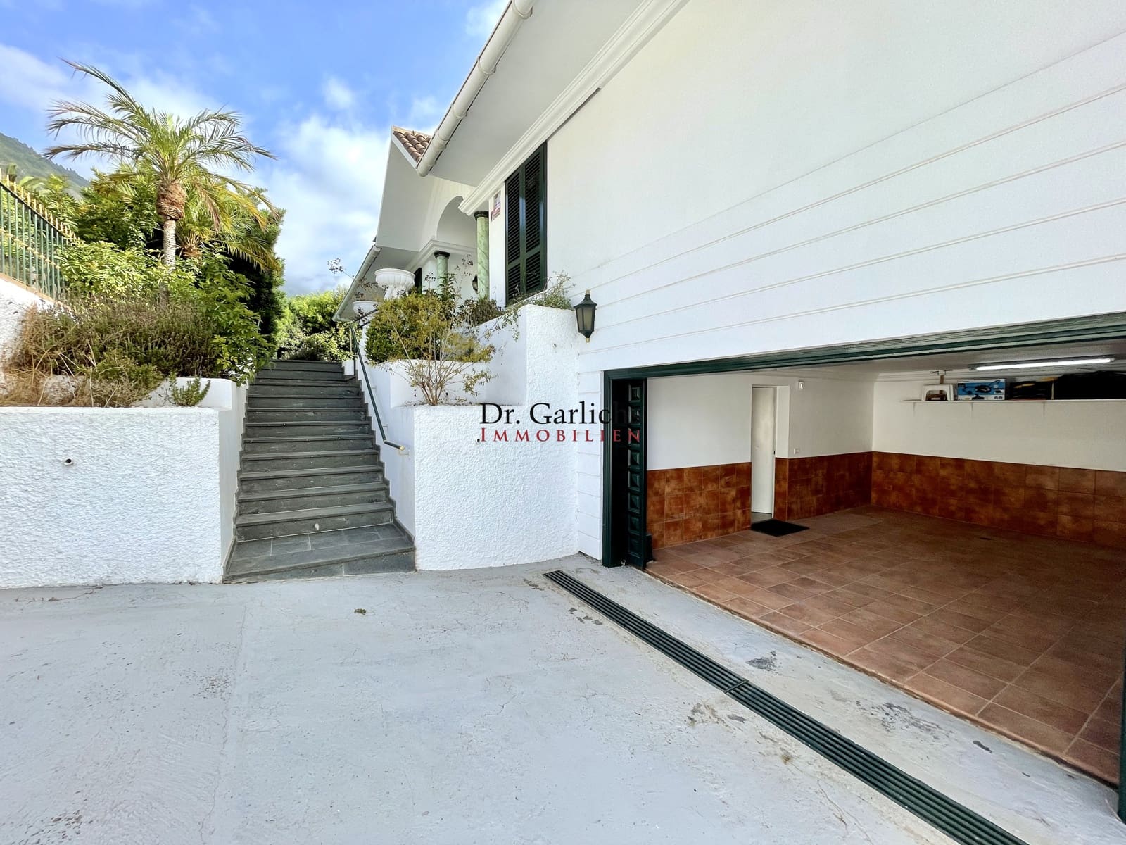 3 soveværelse Byhus til salg i La Orotava med swimmingpool garage - € 695.000 (Ref: 9452351)