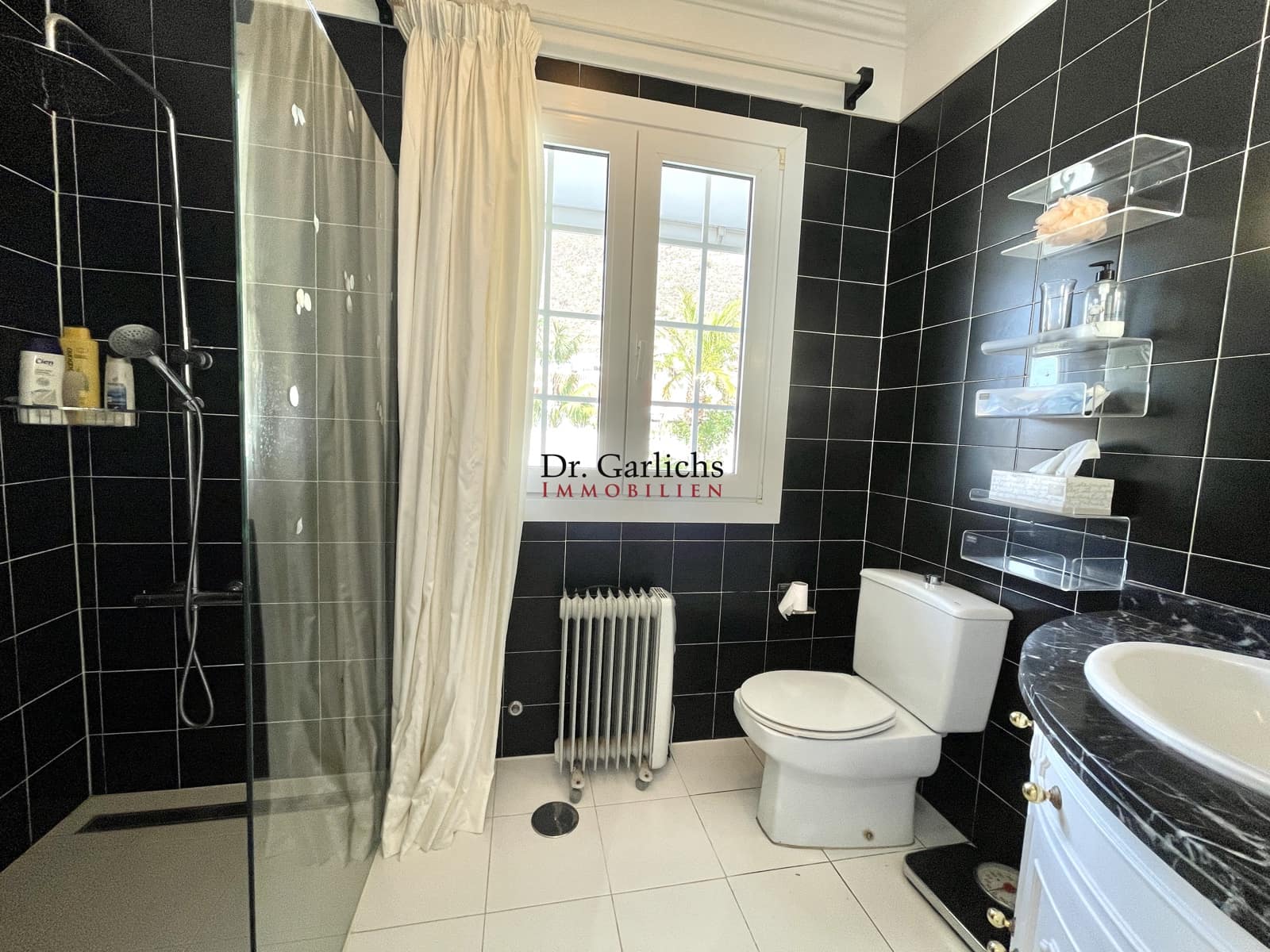 3 soveværelse Byhus til salg i La Orotava med swimmingpool garage - € 695.000 (Ref: 9452351)