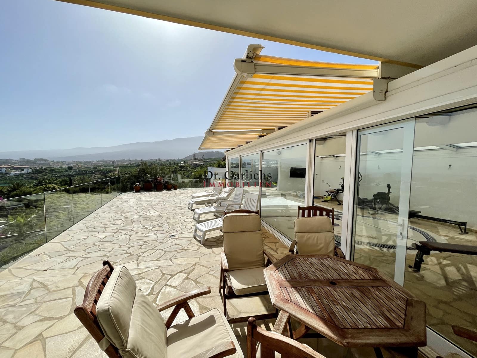 Byhus til salg i Puerto de la Cruz med swimmingpool garage - € 1.500.000 (Ref: 9452356)