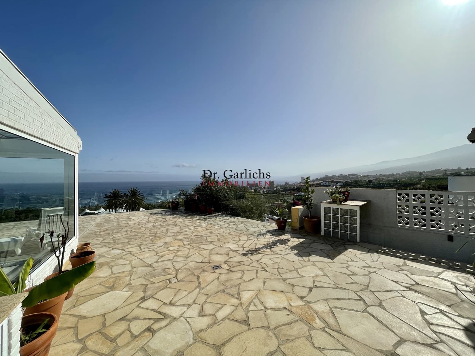 Byhus til salg i Puerto de la Cruz med swimmingpool garage - € 1.500.000 (Ref: 9452356)