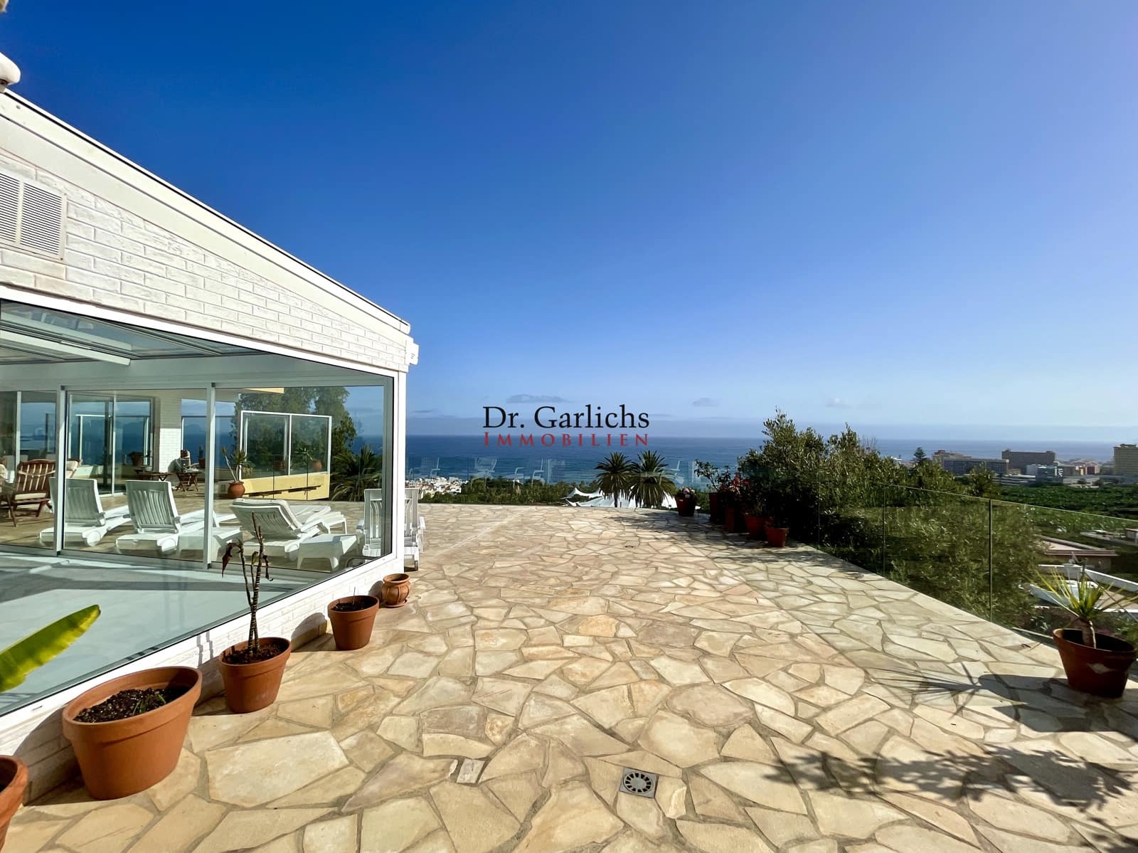 Byhus til salg i Puerto de la Cruz med swimmingpool garage - € 1.500.000 (Ref: 9452356)