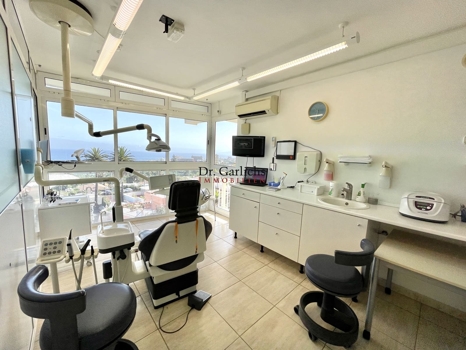 Byhus til salg i Puerto de la Cruz med swimmingpool garage - € 1.500.000 (Ref: 9452356)