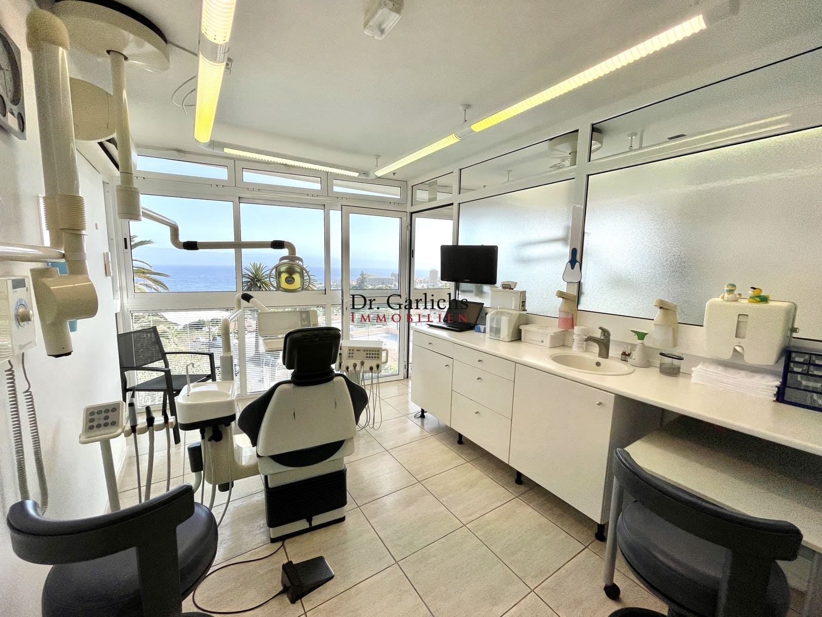 Byhus til salg i Puerto de la Cruz med swimmingpool garage - € 1.500.000 (Ref: 9452356)