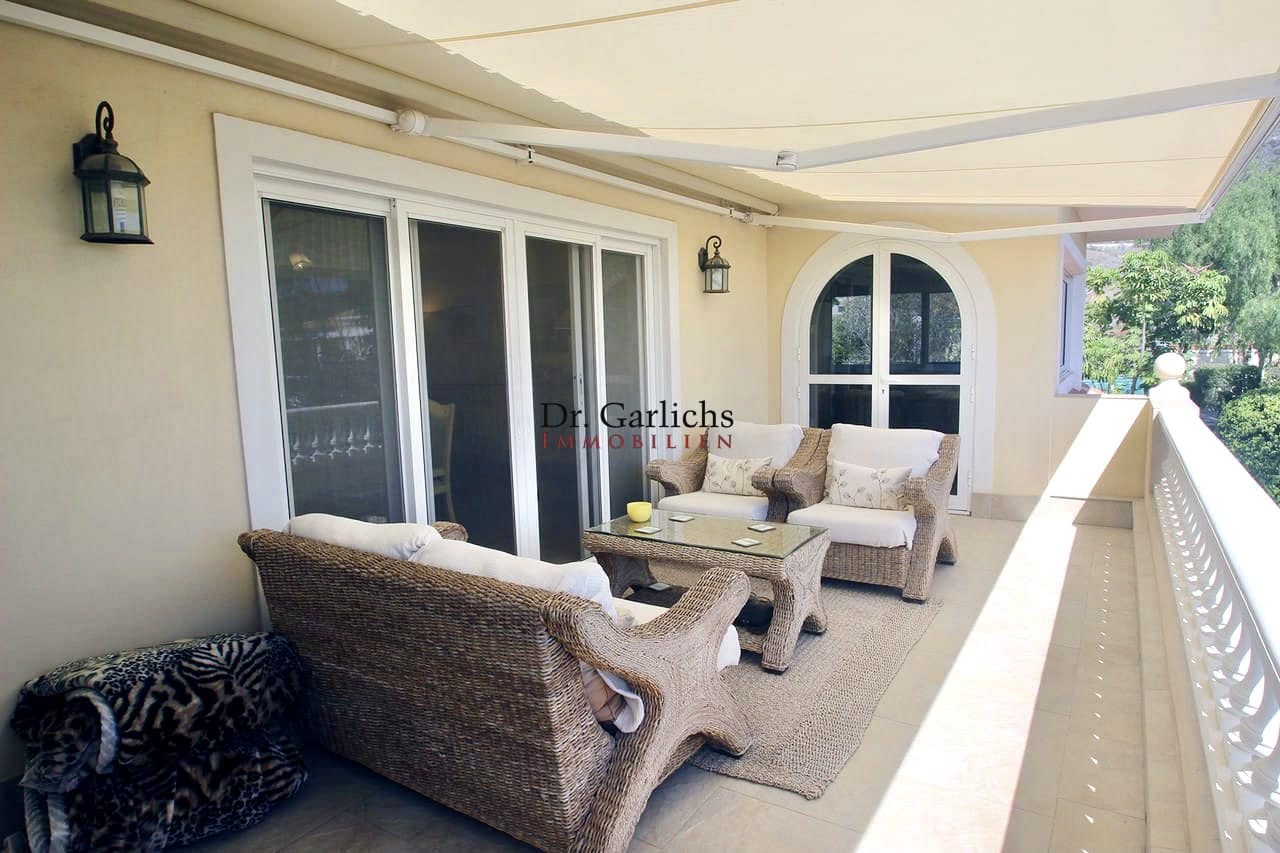 7 soverom Hus til salgs i Arona med svømmebasseng garasje - € 1 990 000 (Ref: 9452359)