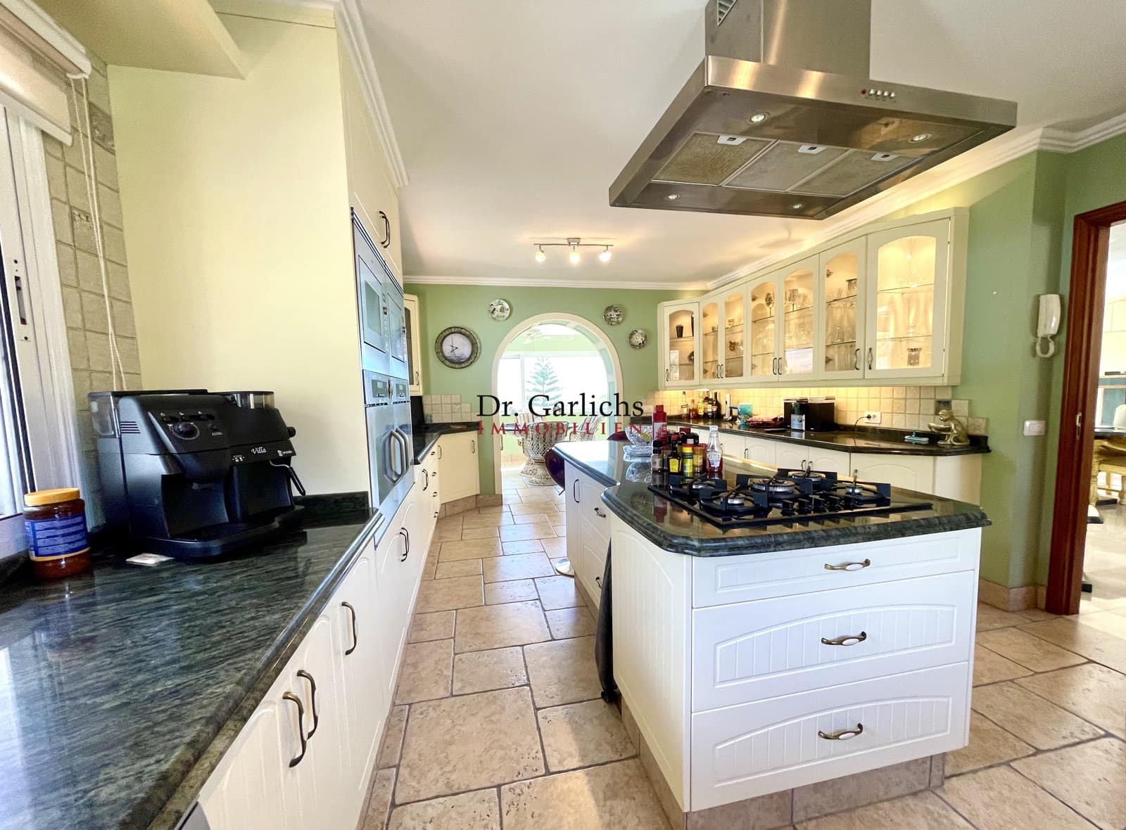 7 soverom Hus til salgs i Arona med svømmebasseng garasje - € 1 990 000 (Ref: 9452359)