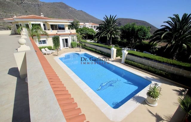 7 camera da letto Casa in vendita in Arona con piscina garage - 1.749.000 € (Rif: 9452359)