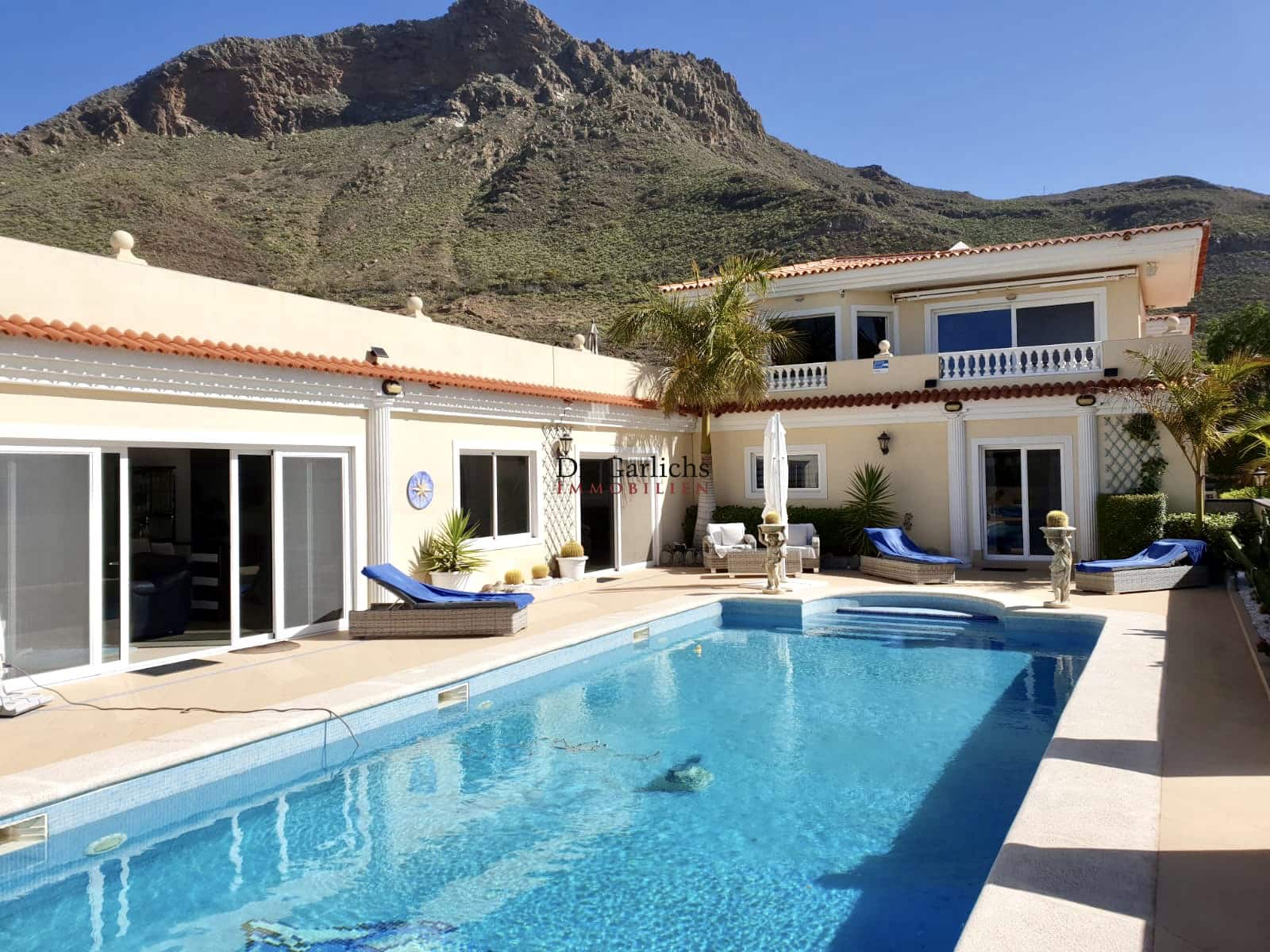 7 soverom Hus til salgs i Arona med svømmebasseng garasje - € 1 990 000 (Ref: 9452359)