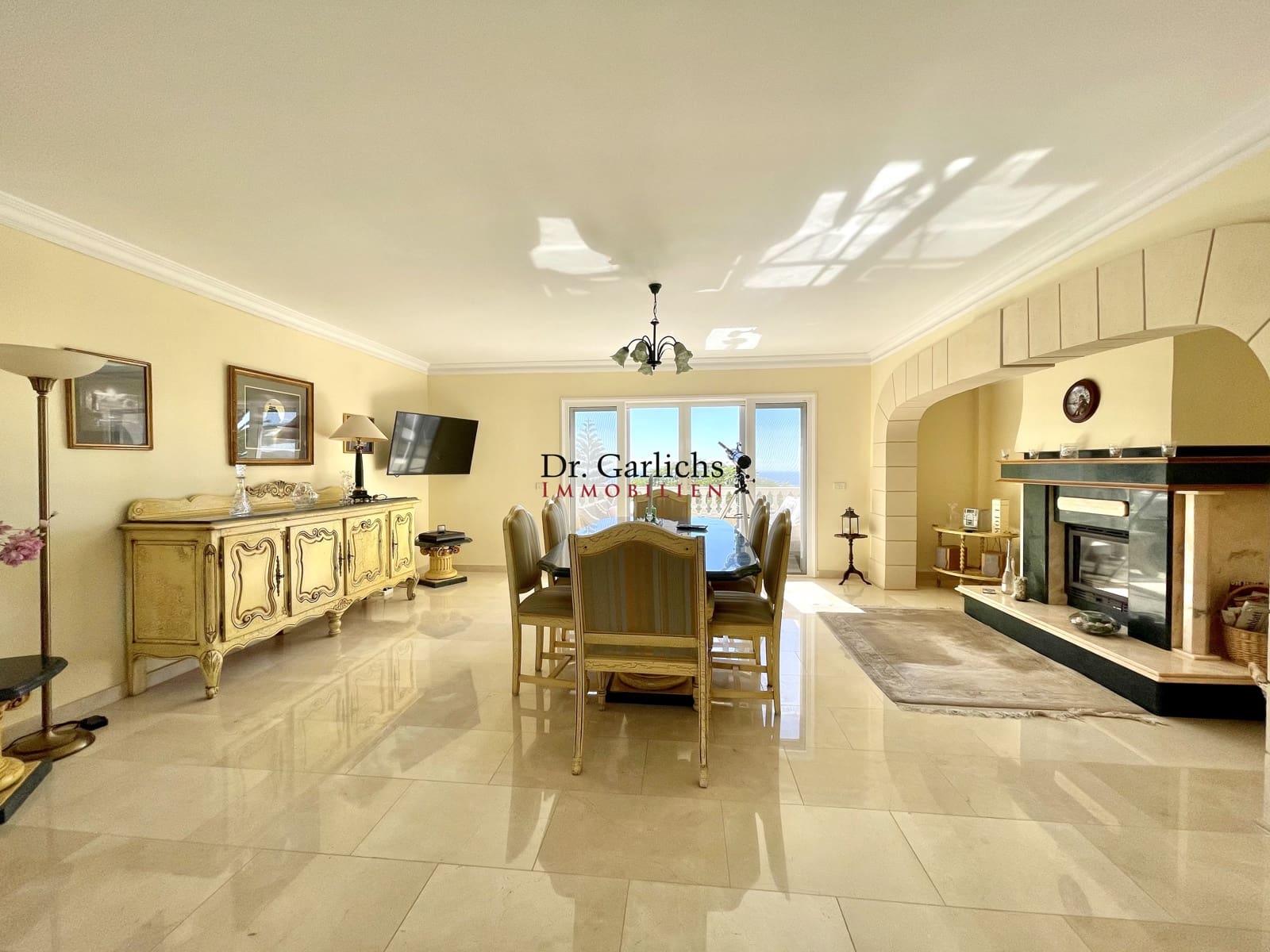 7 soverom Hus til salgs i Arona med svømmebasseng garasje - € 1 990 000 (Ref: 9452359)