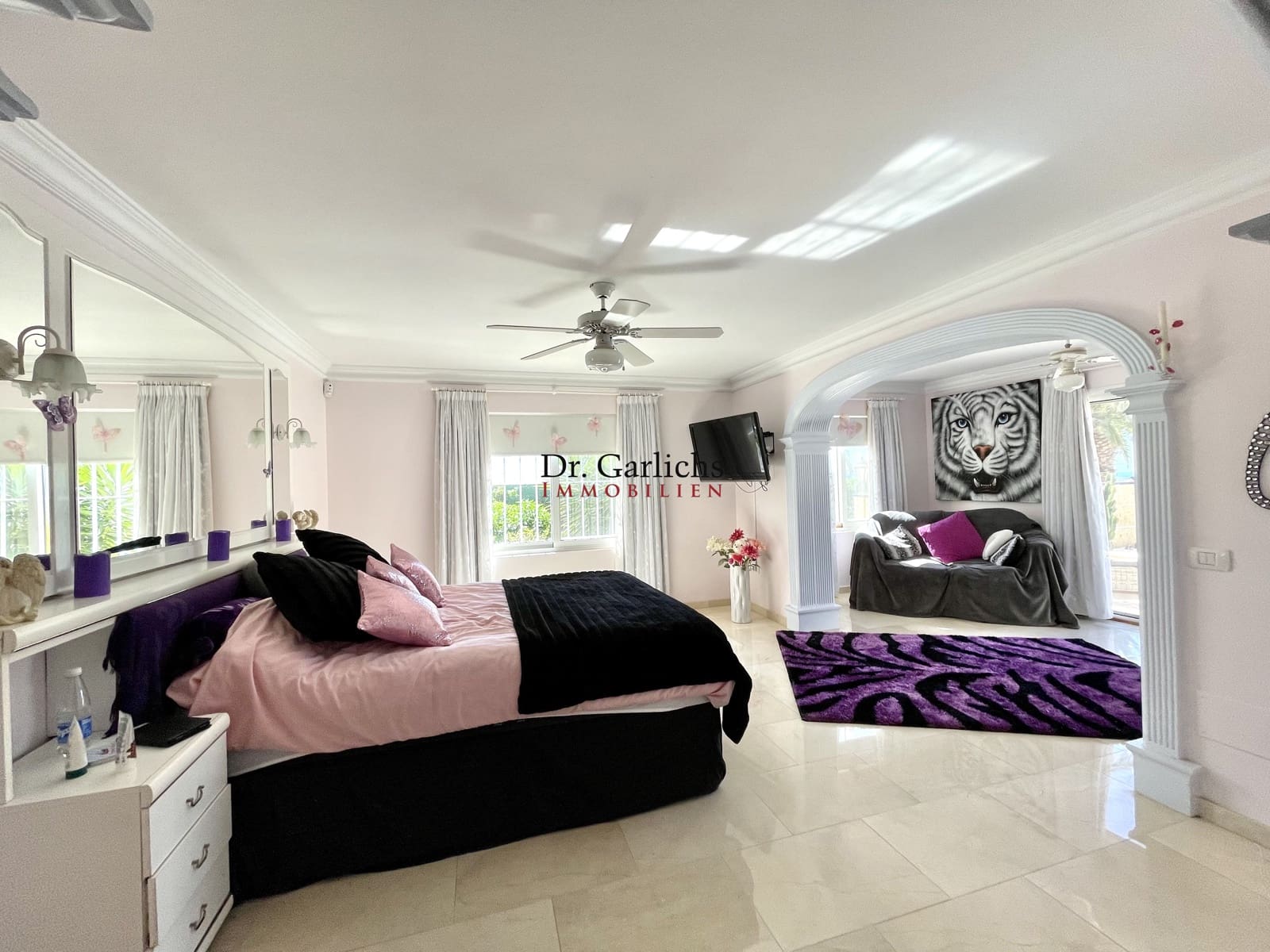 7 soverom Hus til salgs i Arona med svømmebasseng garasje - € 1 990 000 (Ref: 9452359)