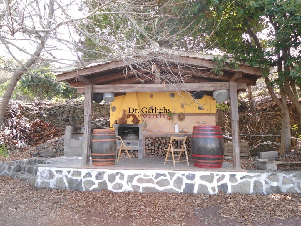 2 makuuhuone Omakotitalo myytävänä paikassa El Tanque mukana uima-altaan 
autotalli - 450 000 € (Ref: 9452360)