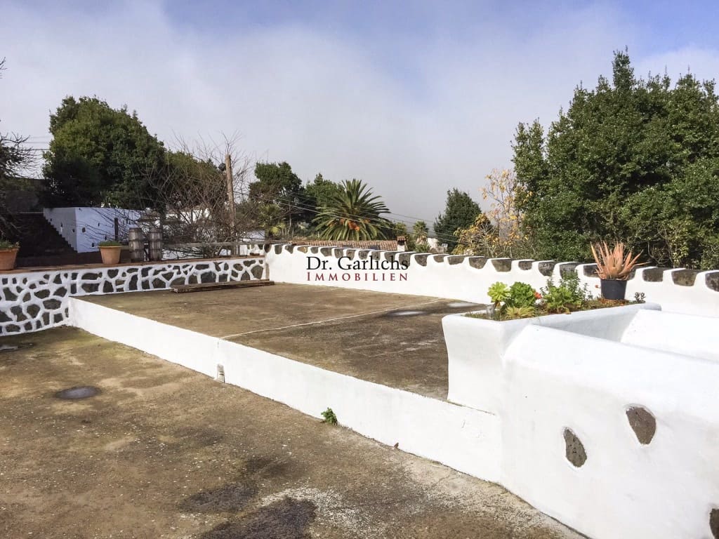 2 makuuhuone Omakotitalo myytävänä paikassa El Tanque mukana uima-altaan 
autotalli - 450 000 € (Ref: 9452360)