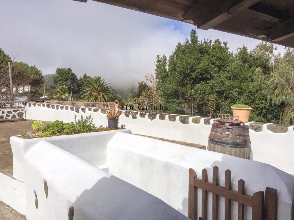 2 makuuhuone Omakotitalo myytävänä paikassa El Tanque mukana uima-altaan 
autotalli - 450 000 € (Ref: 9452360)