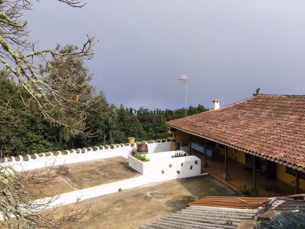 2 makuuhuone Omakotitalo myytävänä paikassa El Tanque mukana uima-altaan 
autotalli - 450 000 € (Ref: 9452360)