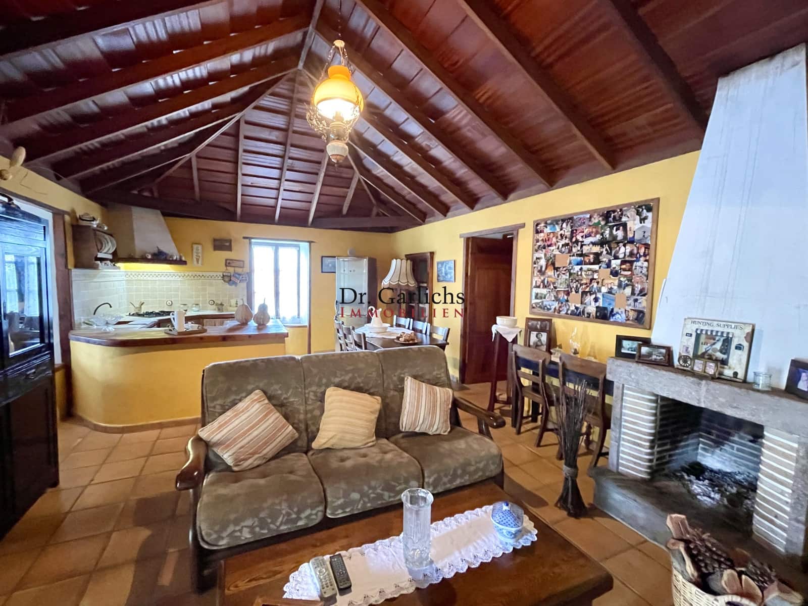 2 makuuhuone Omakotitalo myytävänä paikassa El Tanque mukana uima-altaan 
autotalli - 450 000 € (Ref: 9452360)