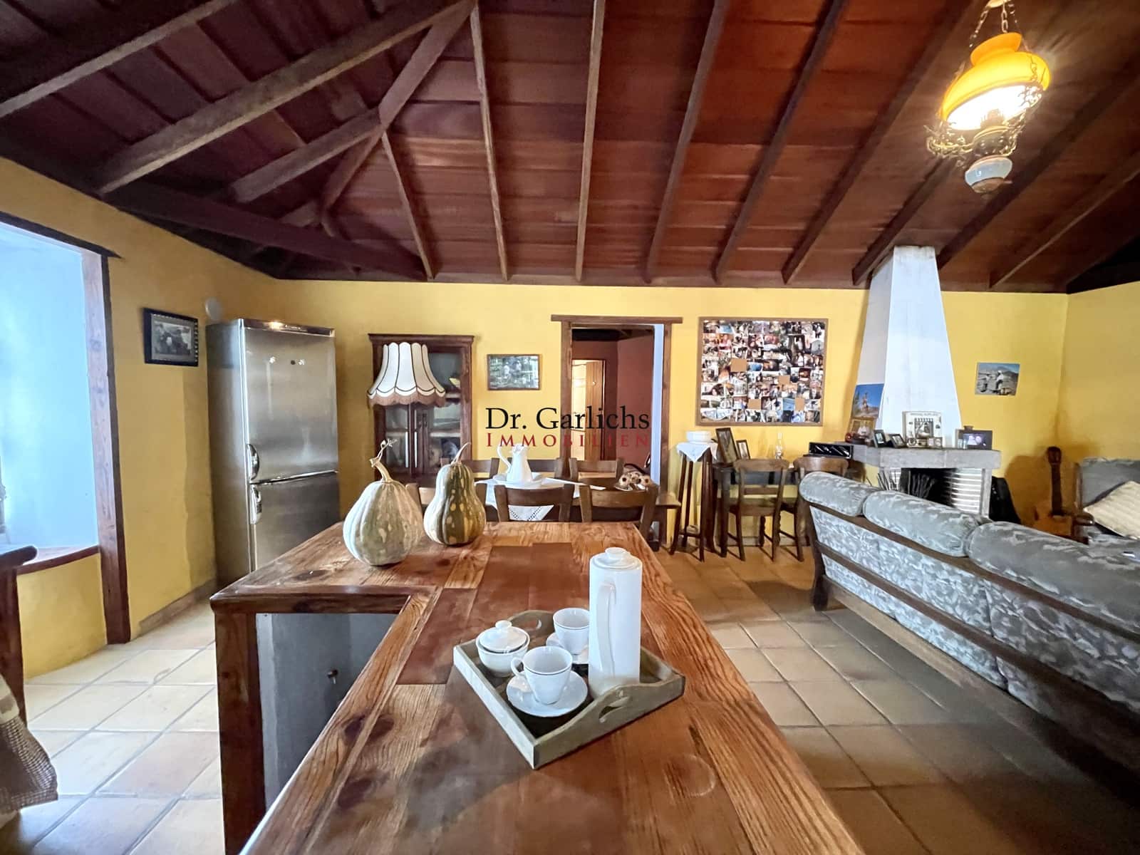 2 makuuhuone Omakotitalo myytävänä paikassa El Tanque mukana uima-altaan 
autotalli - 450 000 € (Ref: 9452360)