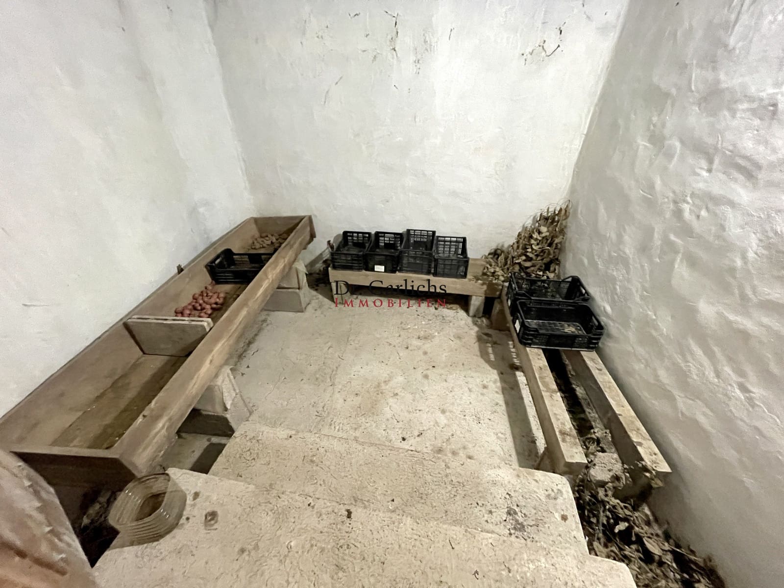 2 makuuhuone Omakotitalo myytävänä paikassa El Tanque mukana uima-altaan 
autotalli - 450 000 € (Ref: 9452360)