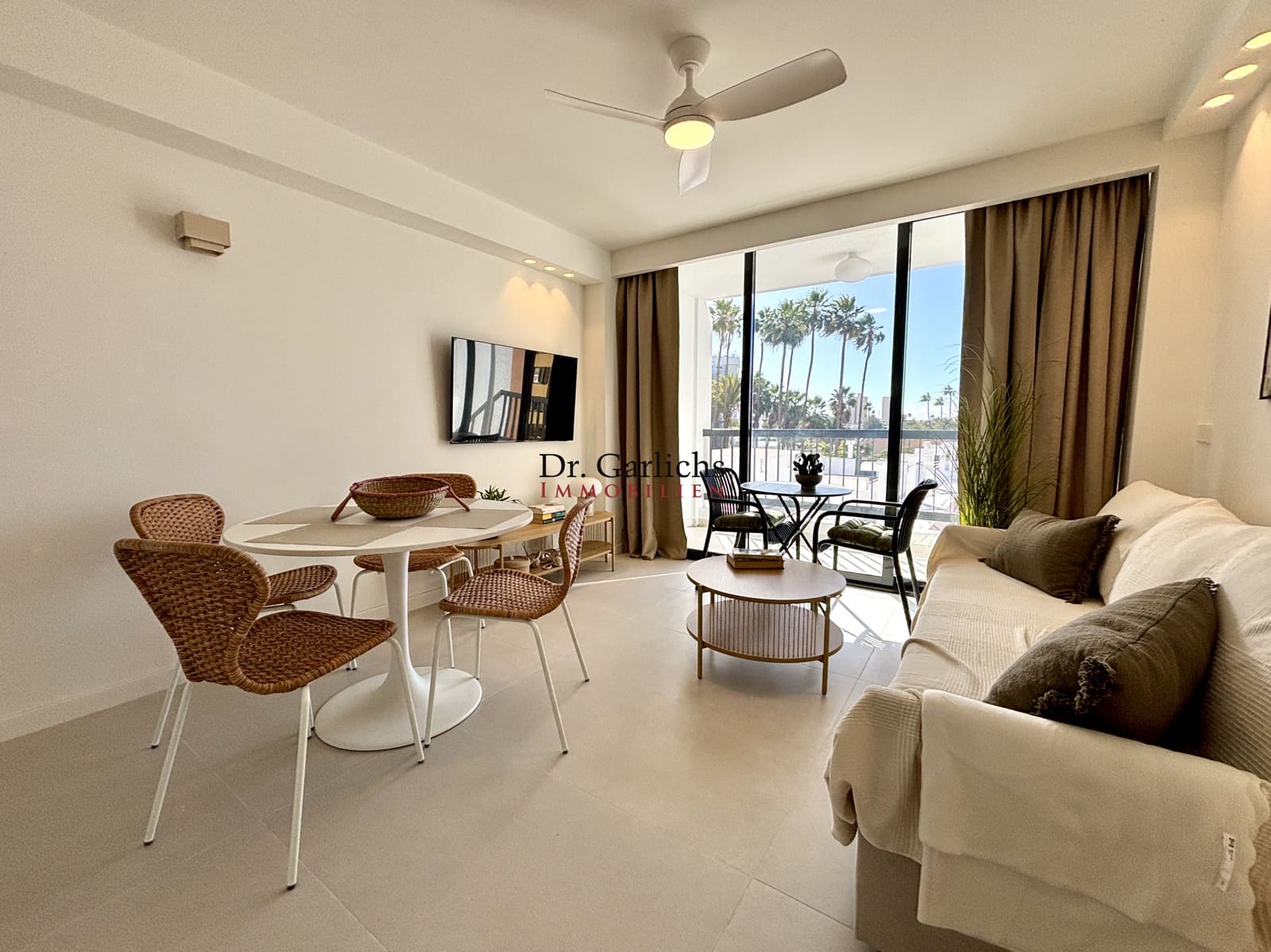 Beach Apartment for rent in Costa Adeje with pool garage - € 1,500 (Ref: 9506409)