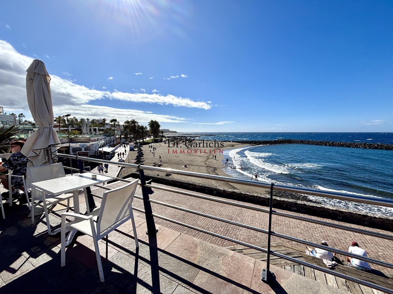 Beach Apartment for rent in Costa Adeje with pool garage - € 1,500 (Ref: 9506409)