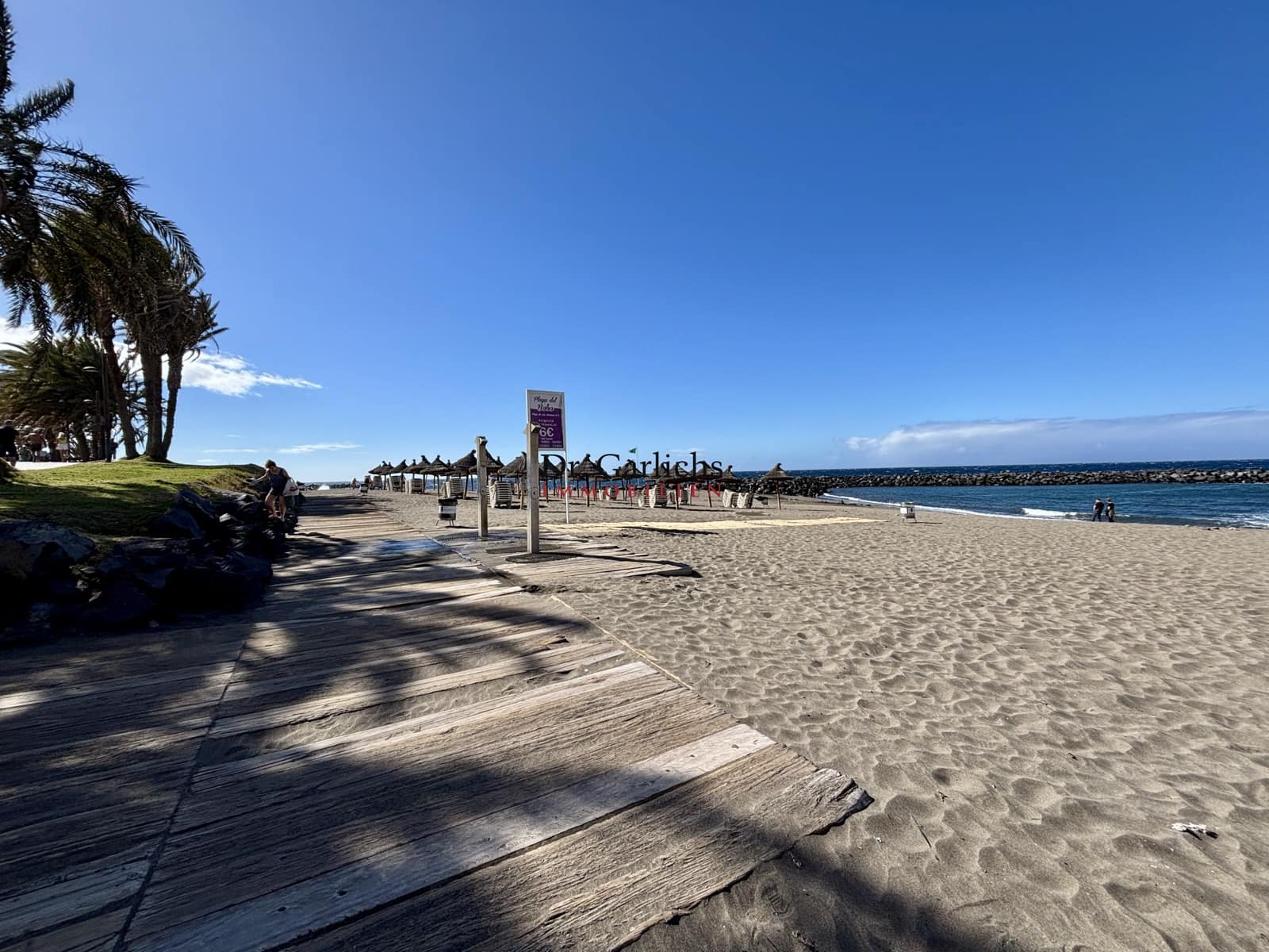 Beach Apartment for rent in Costa Adeje with pool garage - € 1,500 (Ref: 9506409)