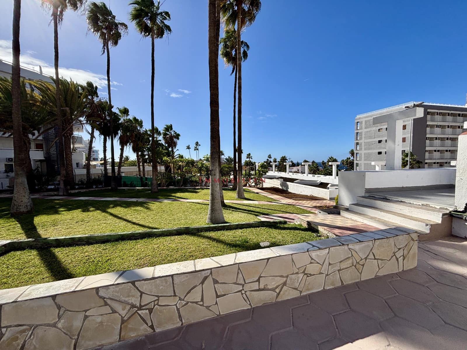 Beach Apartment for rent in Costa Adeje with pool garage - € 1,500 (Ref: 9506409)