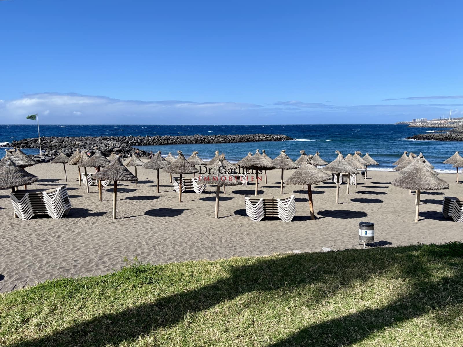 Beach Apartment for rent in Costa Adeje with pool garage - € 1,500 (Ref: 9506409)