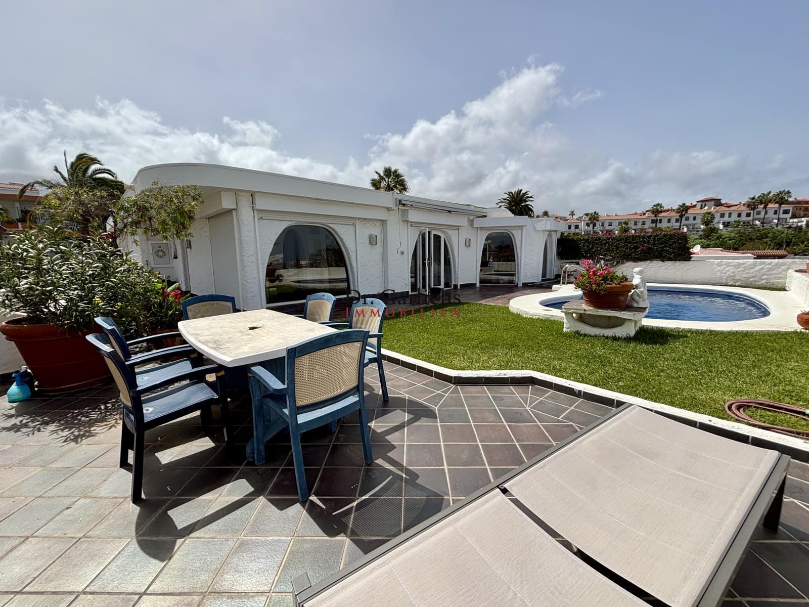 Bungalow till salu i Puerto de la Cruz med pool garage - 495 000 € (Ref: 9683270)