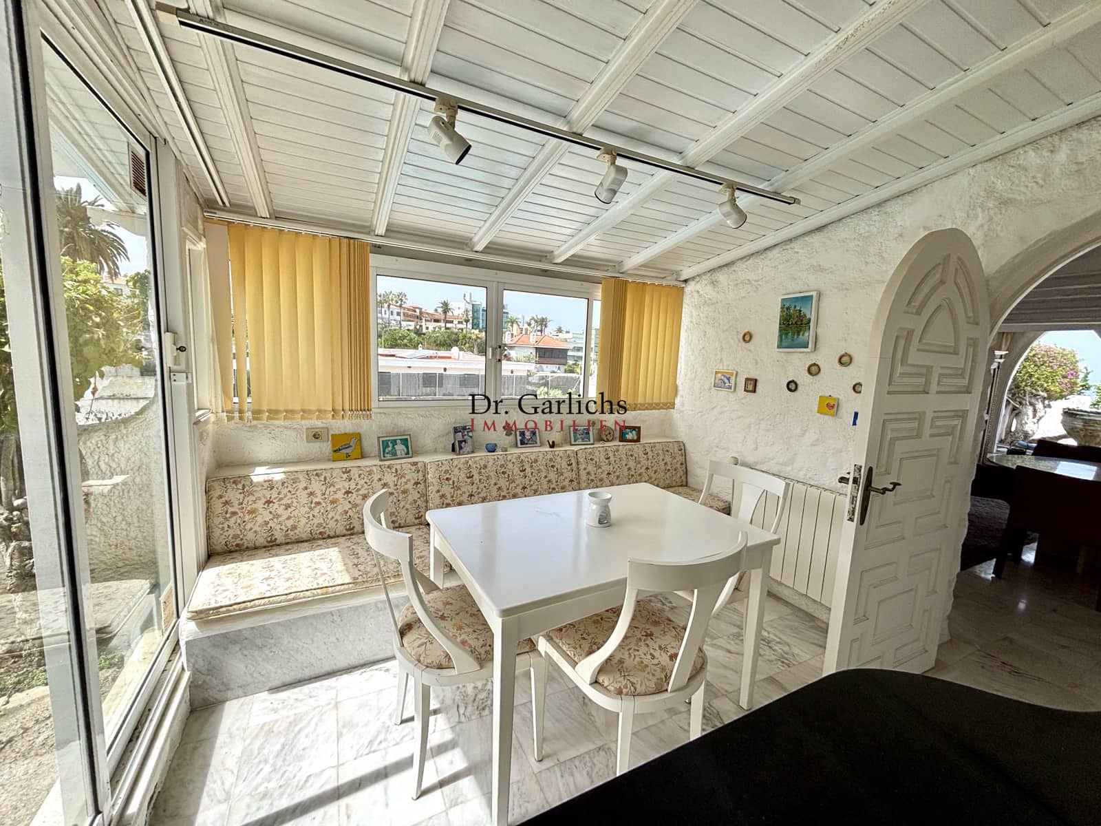 Bungalow till salu i Puerto de la Cruz med pool garage - 495 000 € (Ref: 9683270)