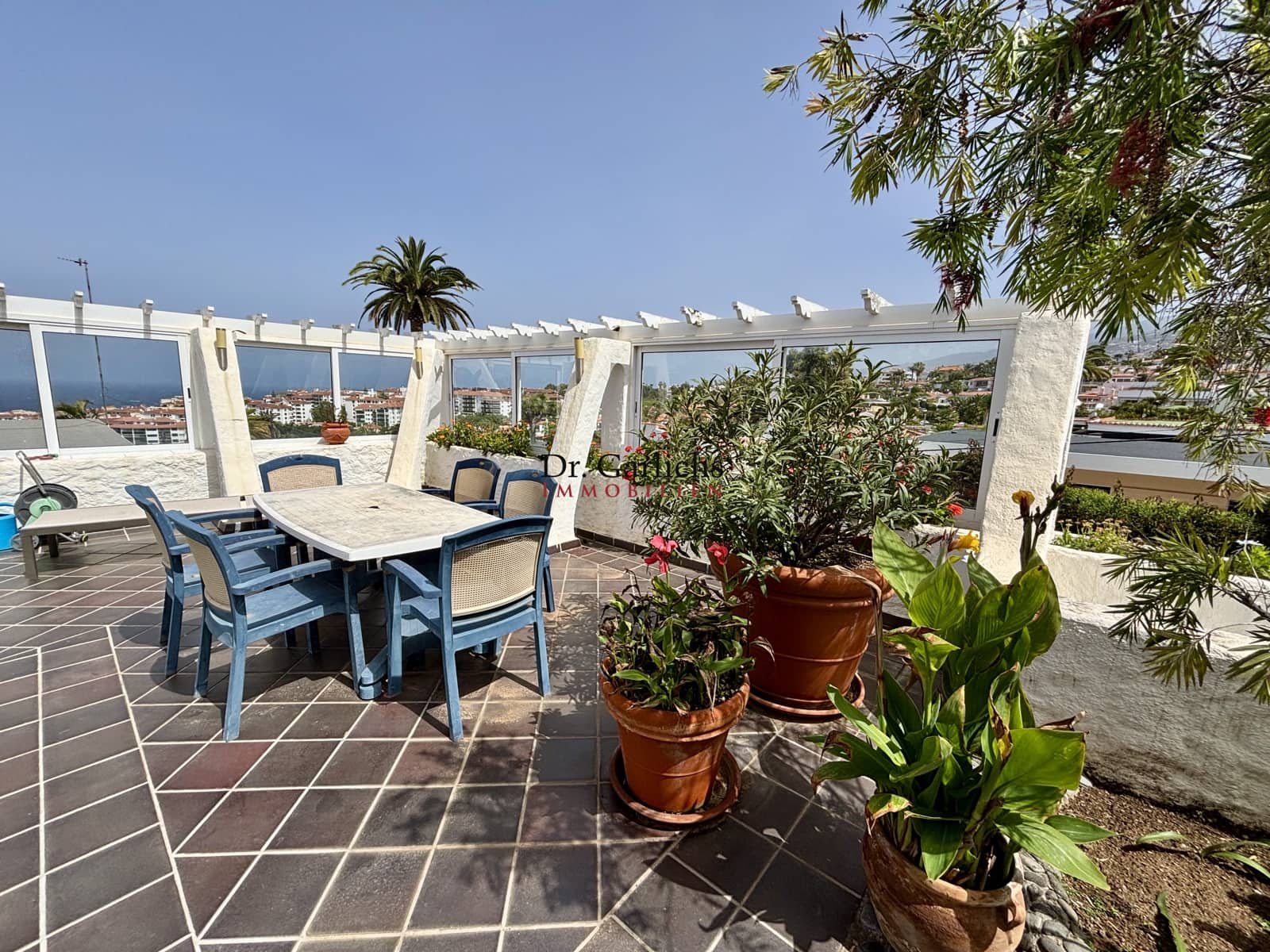 Bungalow till salu i Puerto de la Cruz med pool garage - 495 000 € (Ref: 9683270)