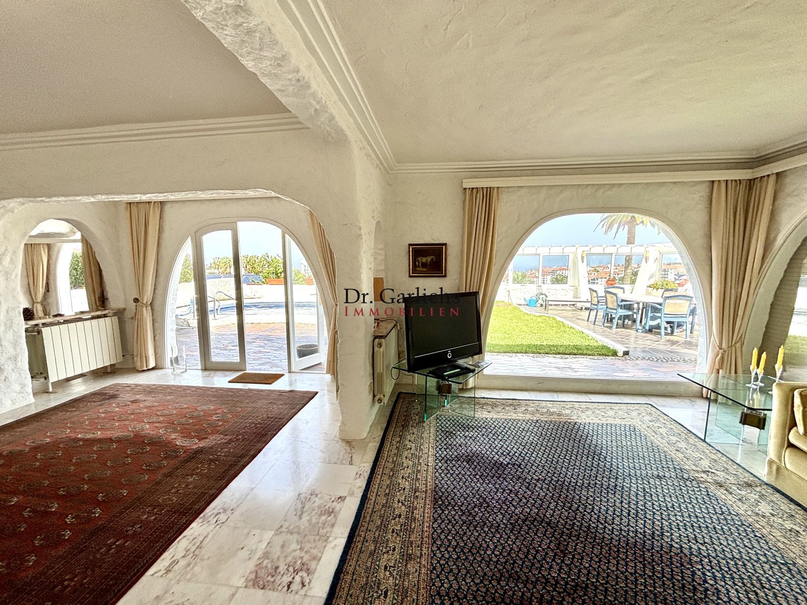 Bungalow till salu i Puerto de la Cruz med pool garage - 495 000 € (Ref: 9683270)