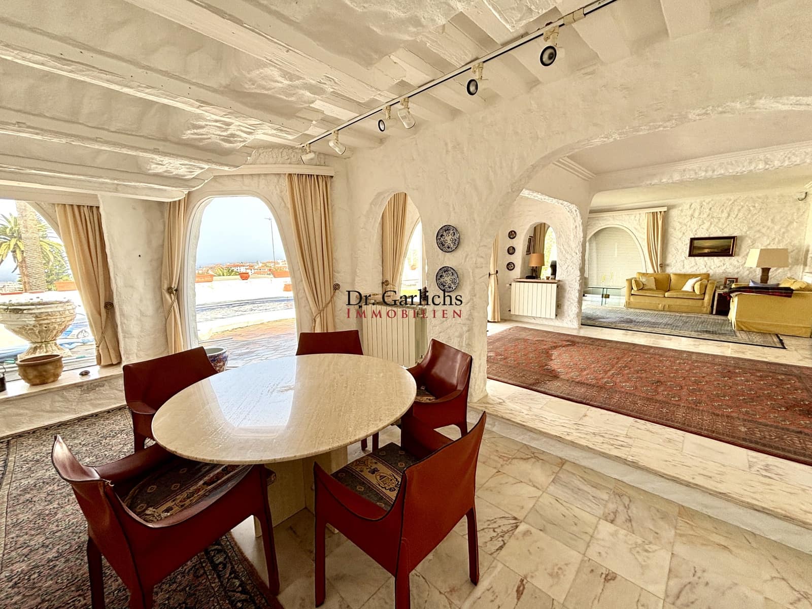 Bungalow till salu i Puerto de la Cruz med pool garage - 495 000 € (Ref: 9683270)