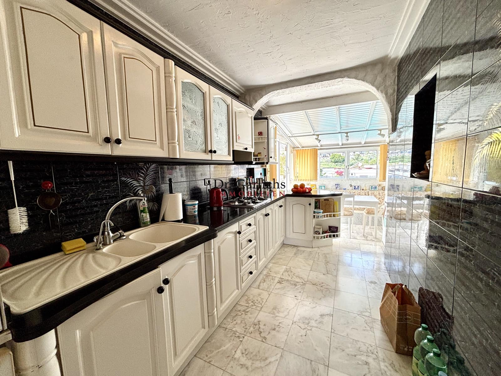 Bungalow till salu i Puerto de la Cruz med pool garage - 495 000 € (Ref: 9683270)