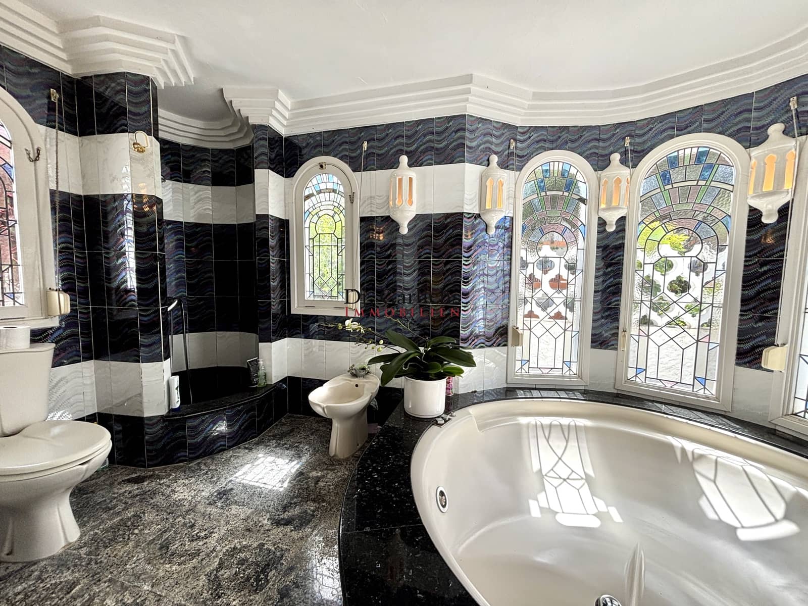 Bungalow till salu i Puerto de la Cruz med pool garage - 495 000 € (Ref: 9683270)