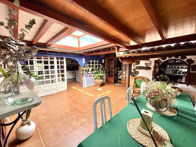 5 slaapkamer Huis te koop in El Sauzal met garage - € 580.000 (Ref: 9905208)