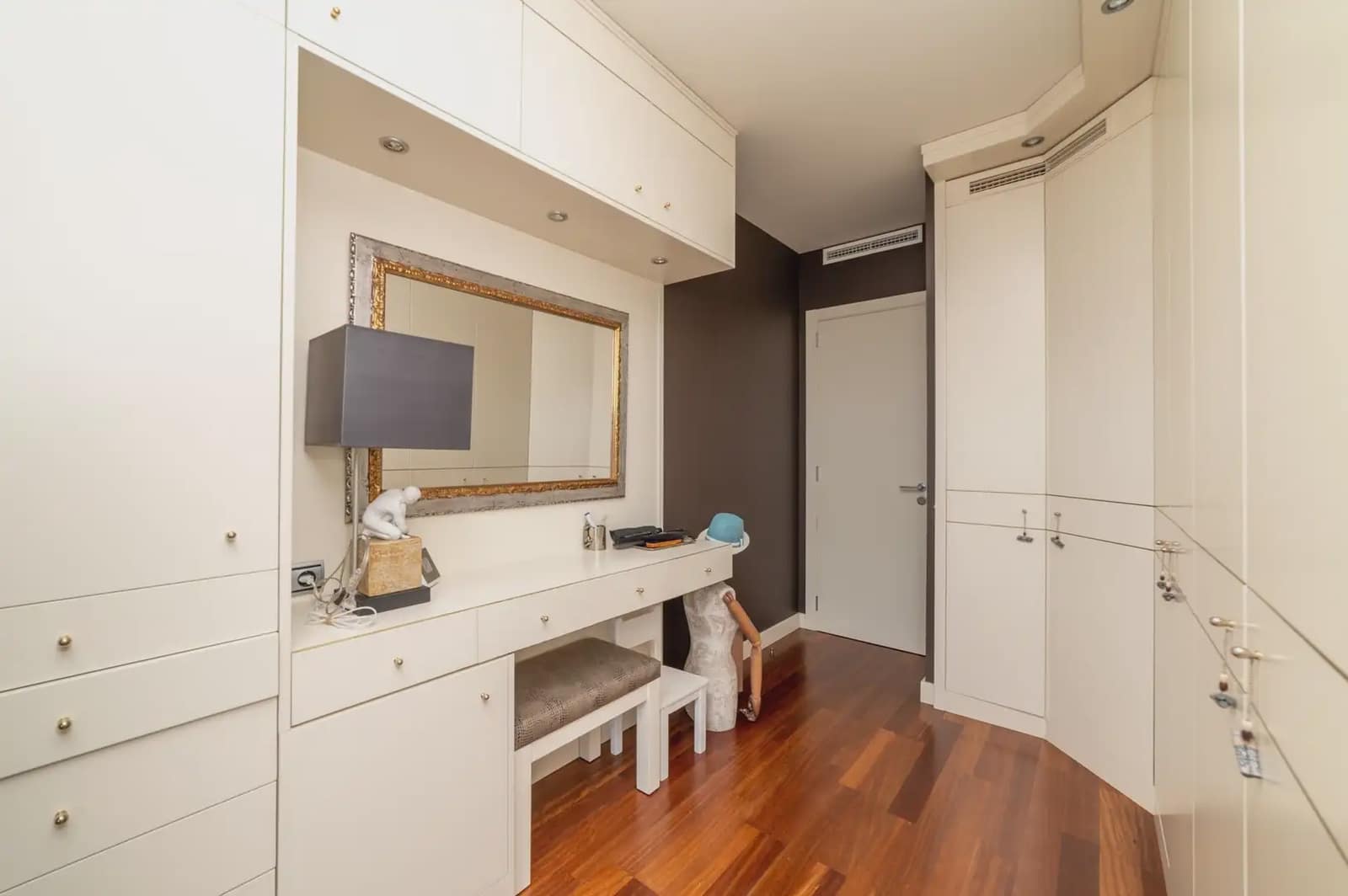 3 makuuhuone Asunto myytävänä paikassa Barcelona kaupunki mukana uima-altaan 
autotalli - 1 500 000 € (Ref: 9820957)