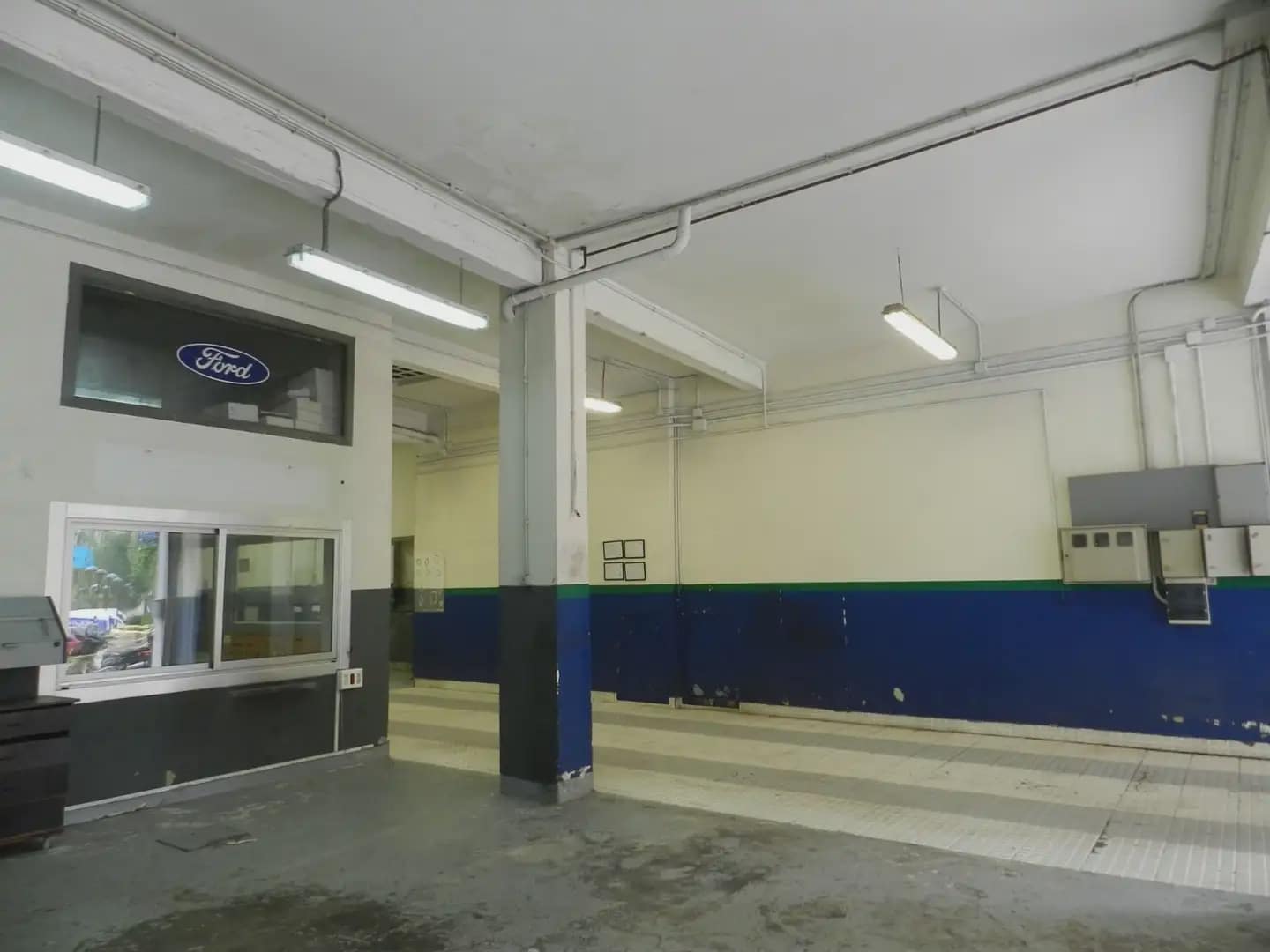 Erhverv til salg i A Coruna by - € 290.000 (Ref: 9820958)