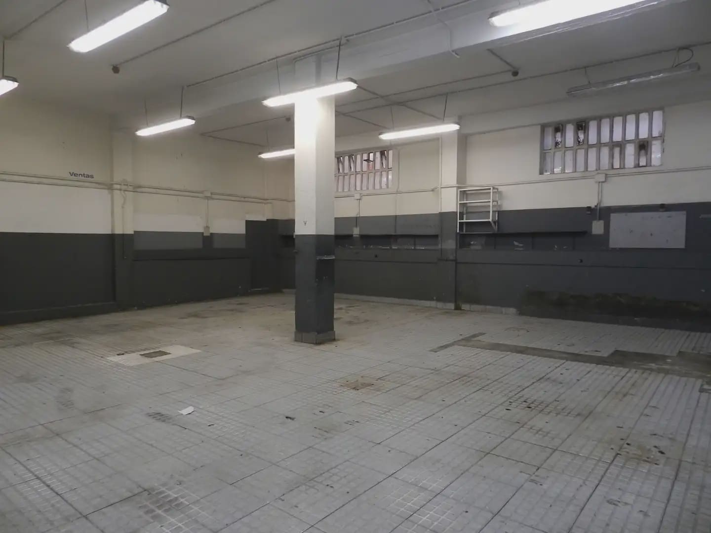 Erhverv til salg i A Coruna by - € 290.000 (Ref: 9820958)