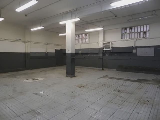 Erhverv til salg i A Coruña by - € 290.000 (Ref: 9820958)