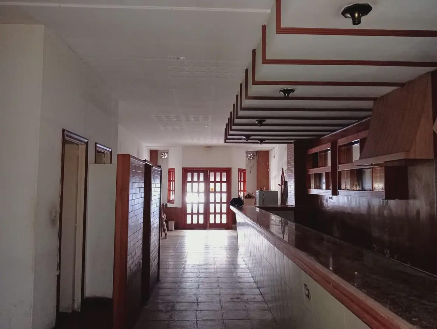 Commercial for sale in A Coruna city - € 95,000 (Ref: 9820967)
