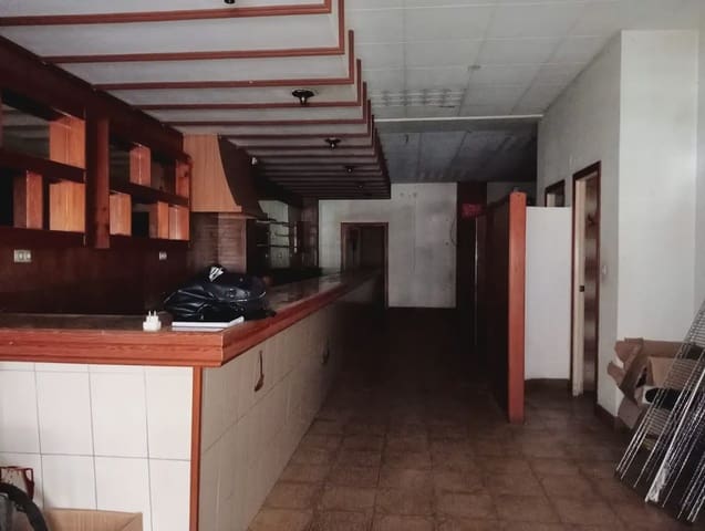 Erhverv til salg i A Coruña by - € 95.000 (Ref: 9820967)