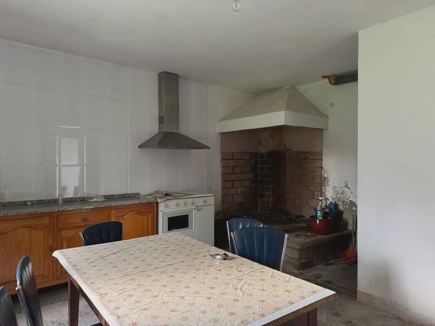 4 soveværelse Finca/Landehus til salg i Monfero - € 95.000 (Ref: 9820969)