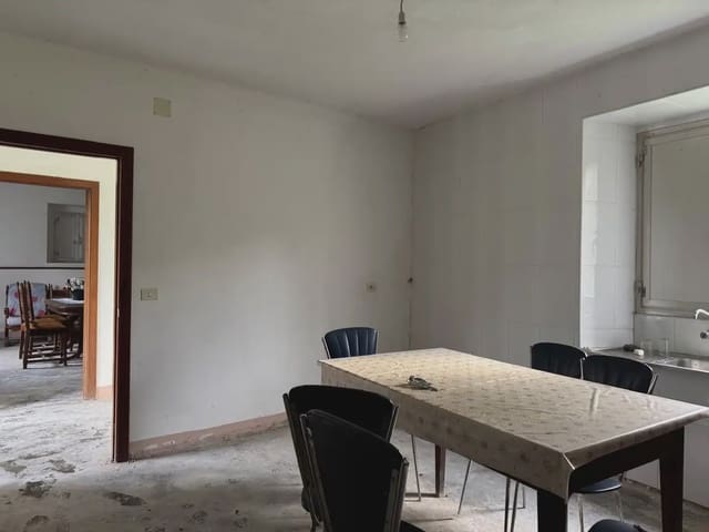 4 soveværelse Finca/Landehus til salg i Monfero - € 95.000 (Ref: 9820969)