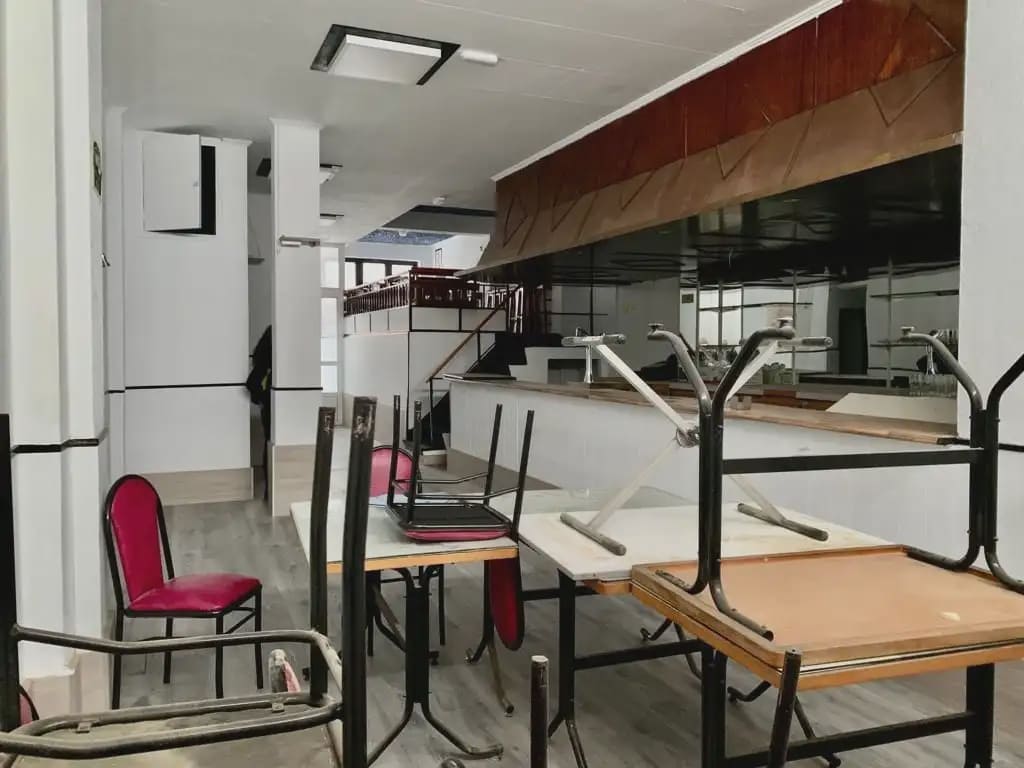 Commercial for sale in A Coruna city - € 79,000 (Ref: 9820972)